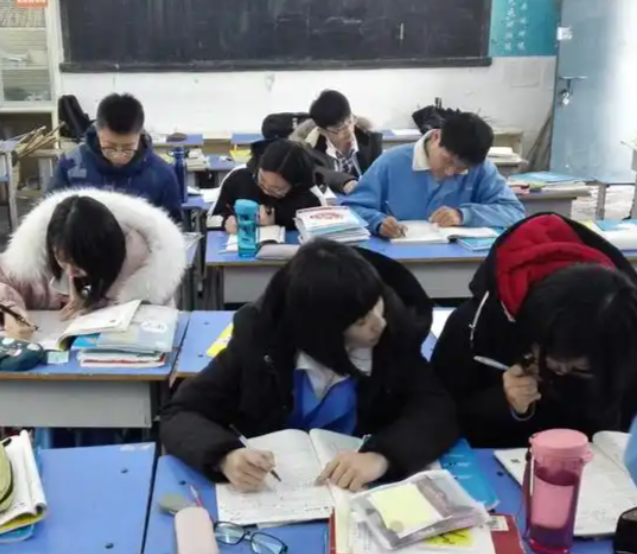 将学生睡觉情况归入学生健康监测和教育质量点评监测 将学生睡觉情况归入学生健康监测和教育质量点评监测