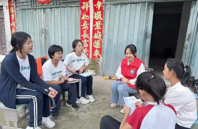 从常识传授到心灵陪同一堂堂生动的课程一次次温暖的互动