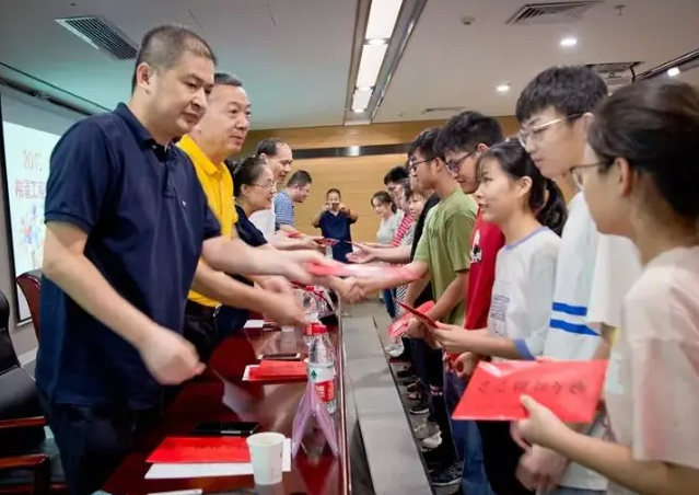 实践短板教师若未经实战练习又怎么教出具备实战才能的学生 实践短板教师若未经实战练习又怎么教出具备实战才能的学生