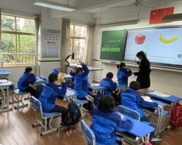 强化师范生扎根服务底层锻炼适配村庄教育的专业 强化师范生扎根服务底层锻炼适配村庄教育的专业